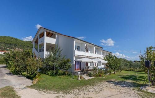Banjol Apartment | Beautiful Apartment In Banjol With Wifi