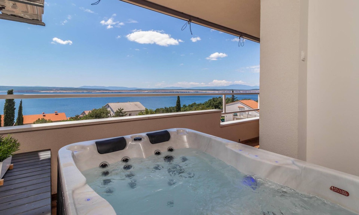 Dramalj Apartment | Beautiful apartment in Dramalj with WiFi