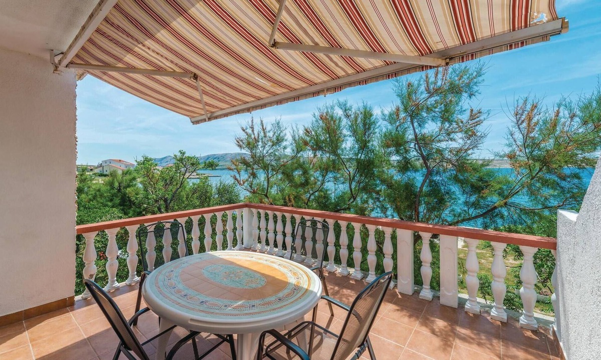 Kustici Apartment | Beautiful apartment in Kustici with WiFi
