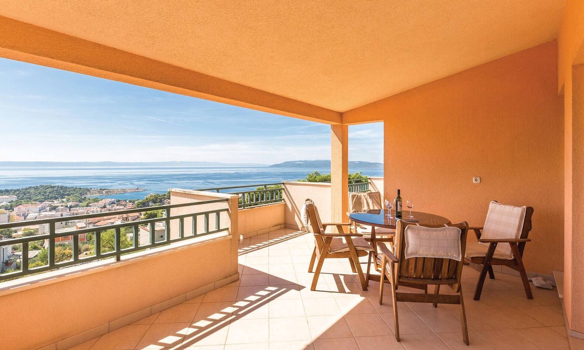 Batinici Apartment | Beautiful apartment in Makarska with WiFi