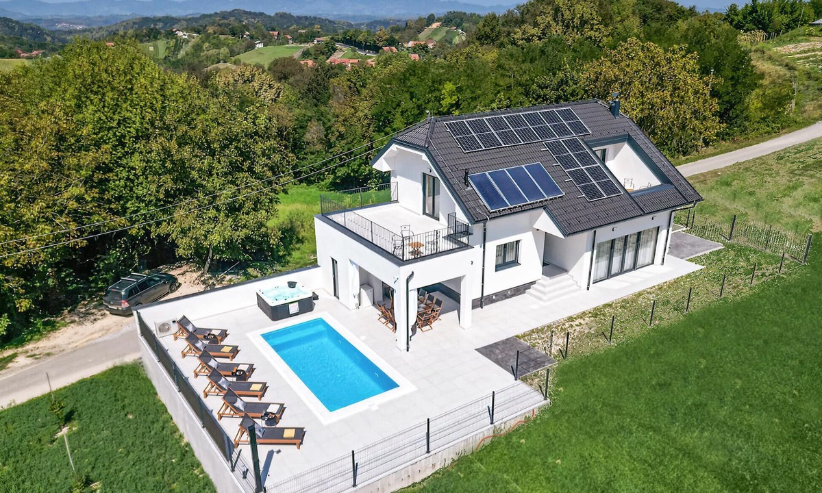 Donja Stubica House | Beautiful home in Gornja Stubica with sauna
