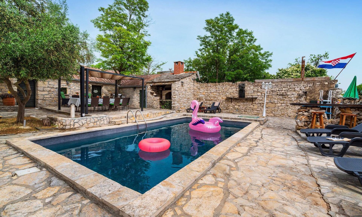 Benkovac House | Beautiful home in Benkovac