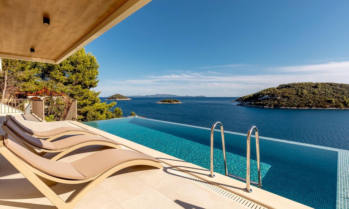 Blato House | Beautiful home in Blato with sauna