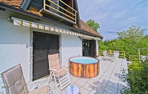 Duga Resa House | Beautiful Home In Donji Zvecaj With Wifi