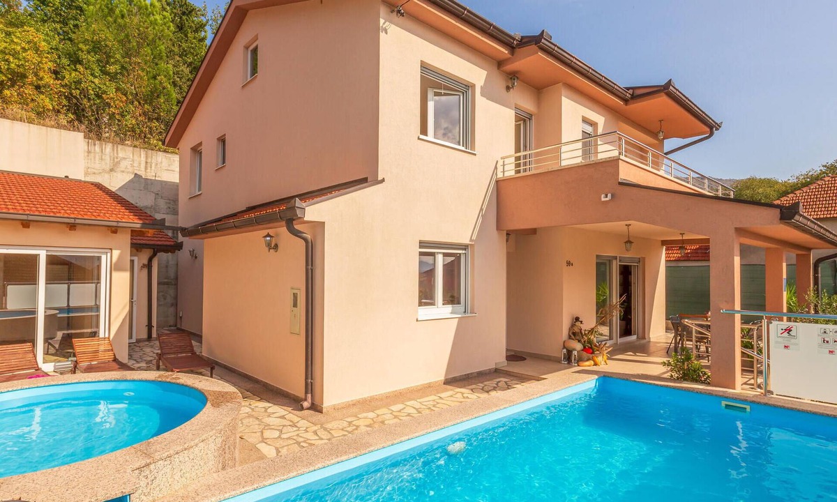 Dusina House | Beautiful home in Dusina