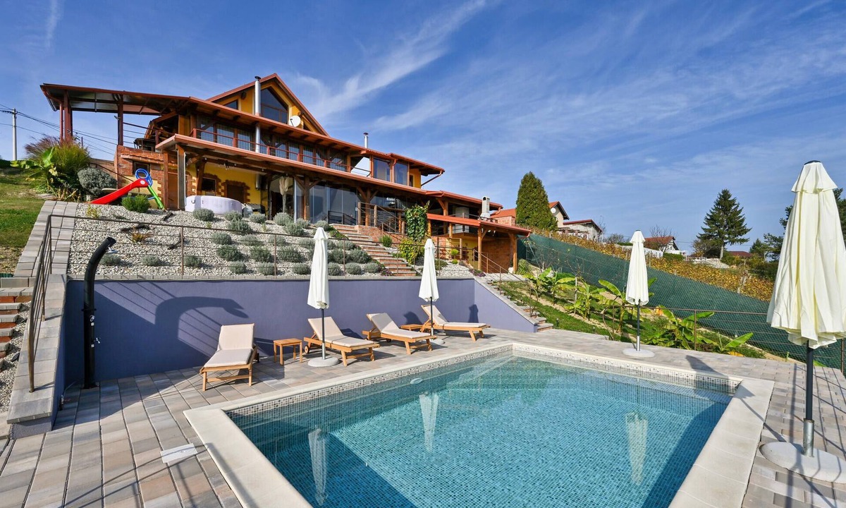 Cestica House | Beautiful home in Falinic Breg with sauna