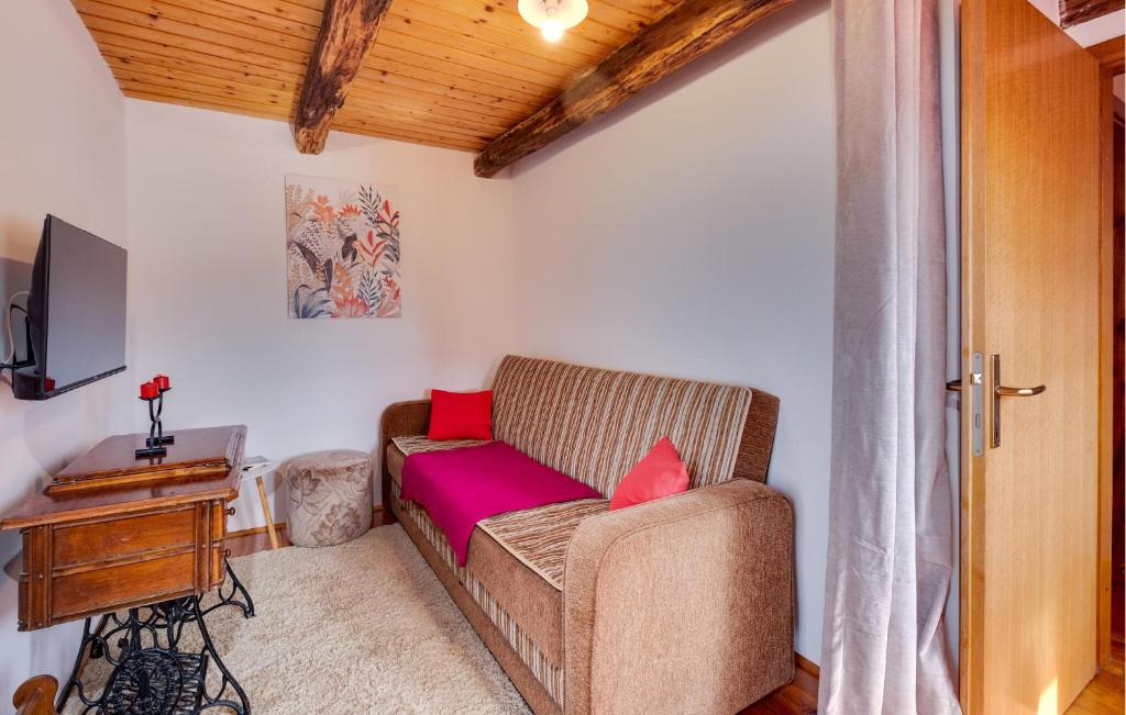 Kraljevec Sesvetski House | Beautiful Home In Hrascina With Sauna
