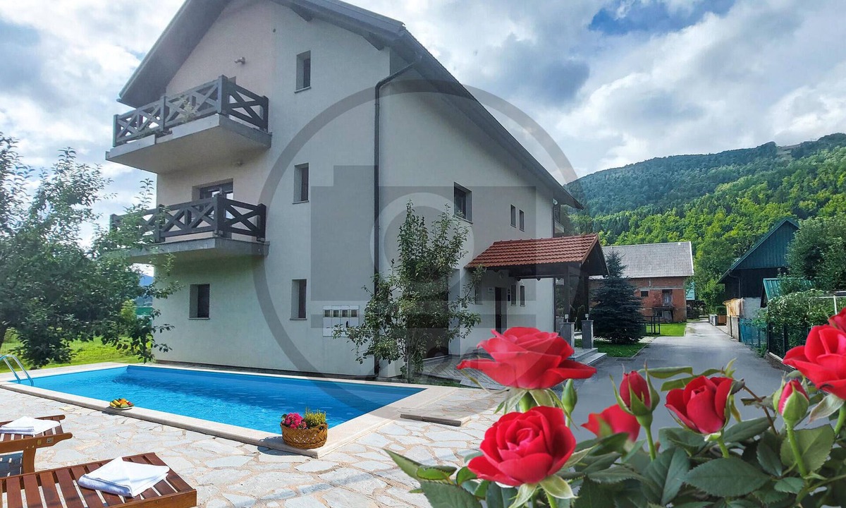 Jasenak House | Beautiful home in Jasenak with sauna