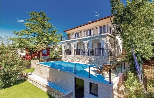 Njivice House | Beautiful Home In Njivice