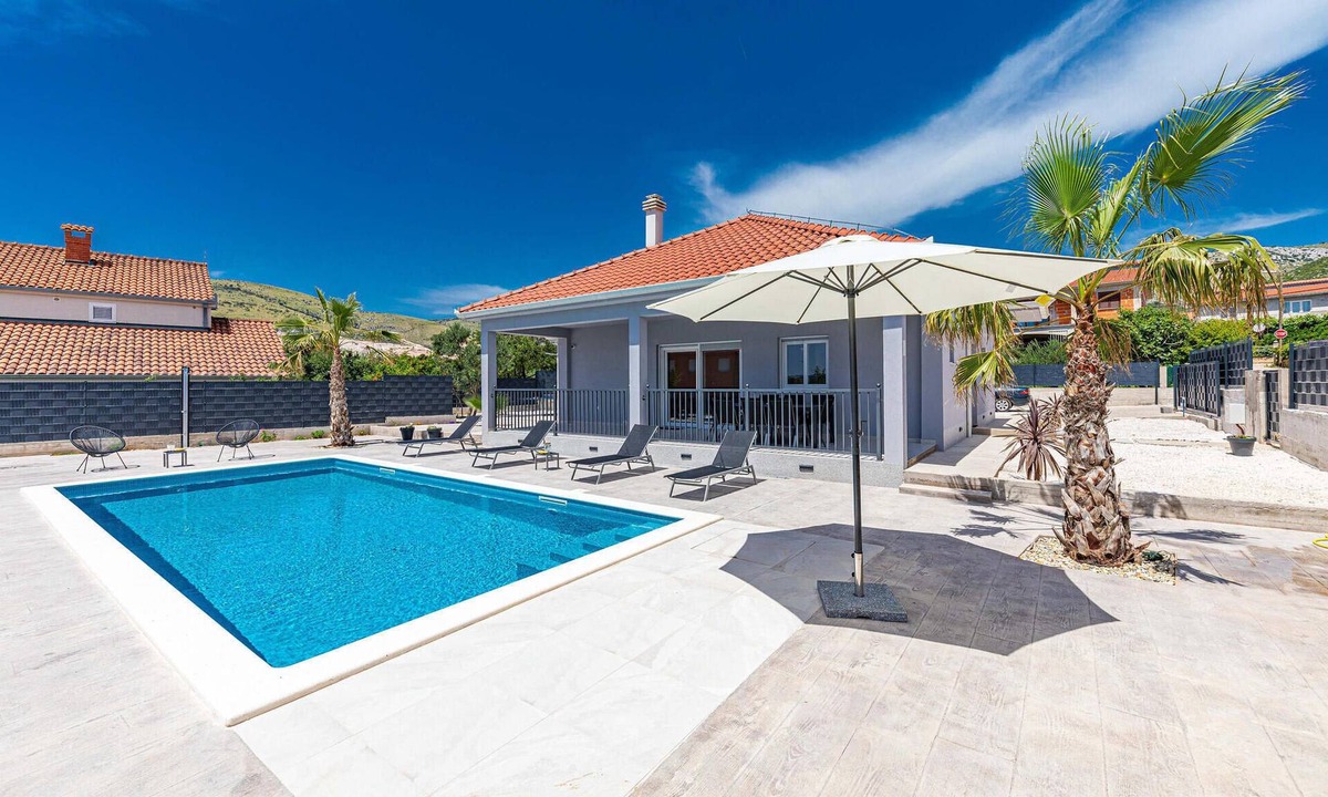 Plano House | Beautiful home in Trogir