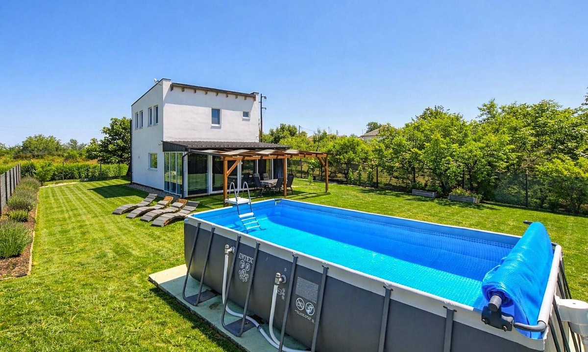 Gornji Kneginec House | Beautiful home in Turcin with sauna