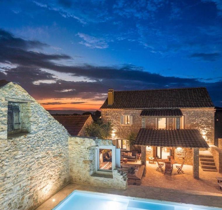 Hvar Apartment | Beautiful House with Views in Hvar