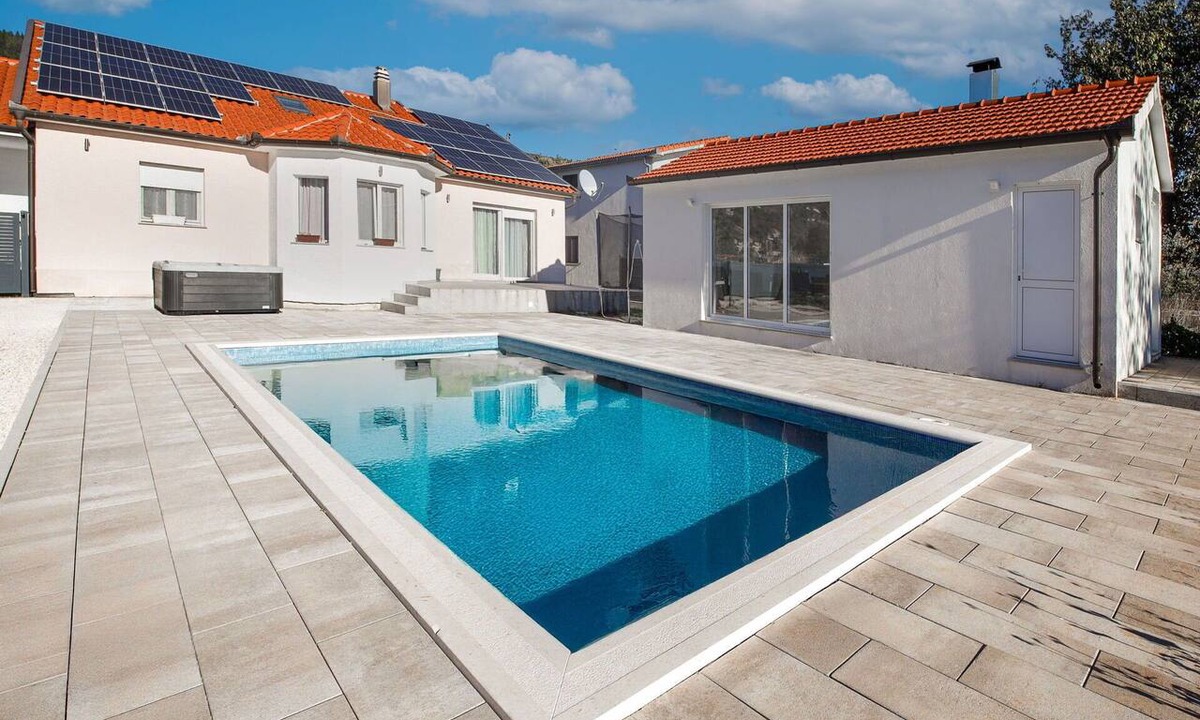 Donji Prolozac House | Beautiful private villa for 10 people with A/C, WIFI, hot tub, private pool, TV and terrace