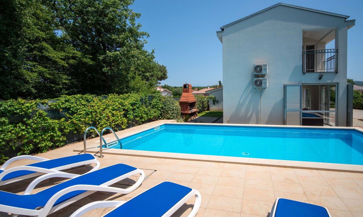 Kornic House | Beautiful private villa with WIFI, private pool, A/C, TV, terrace, pets allowed and panoramic view