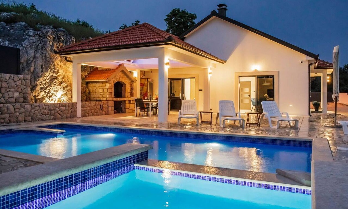 Prolozac House | Beautiful private villa for 10 guests with A/C, private pool, internet, TV, terrace and pets all.