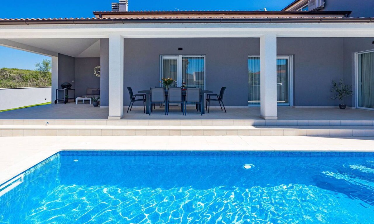 Loborika Villa | Beautiful private villa for 8 people with private pool, WIFI, A/C, TV and terrace