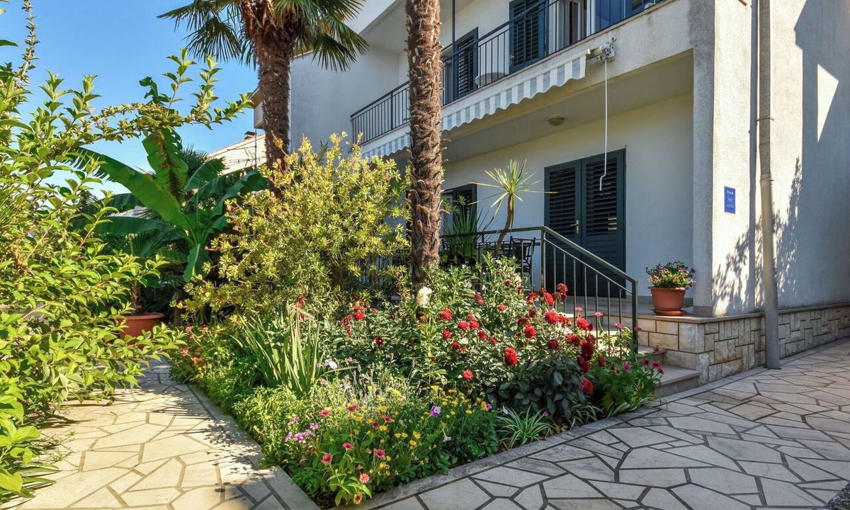 Gradac House | Beautiful private villa for 8 guests with A/C, WIFI, TV and terrace