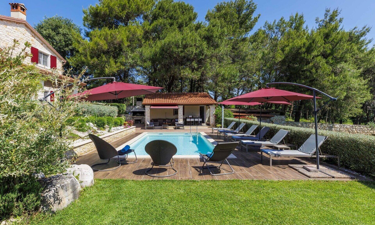 Frata Villa | Beautiful private villa for 14 people with WIFI, private pool, A/C, TV, terrace and pets allowed