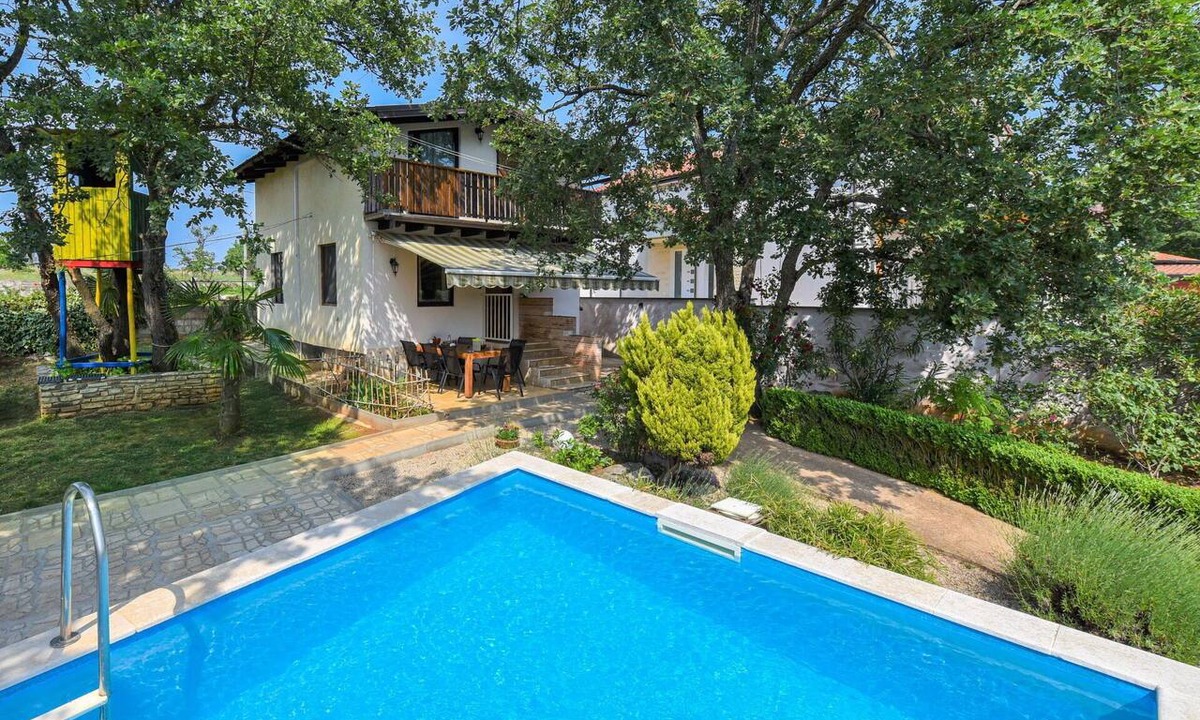 Kastelir-Labinci House | Beautiful private villa for 4 guests with A/C, private pool, WIFI, TV and terrace