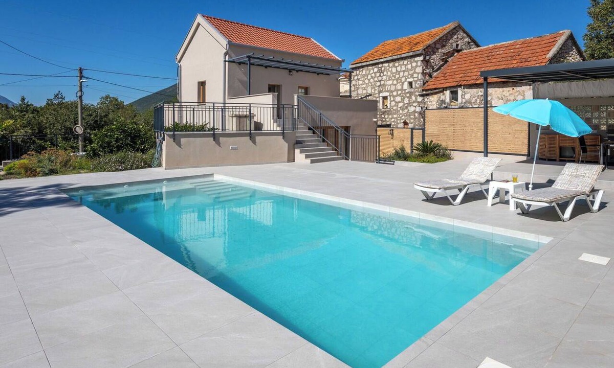 Vrgorac House | Beautiful private villa for 6 guests with WIFI, private pool, A/C, TV and terrace