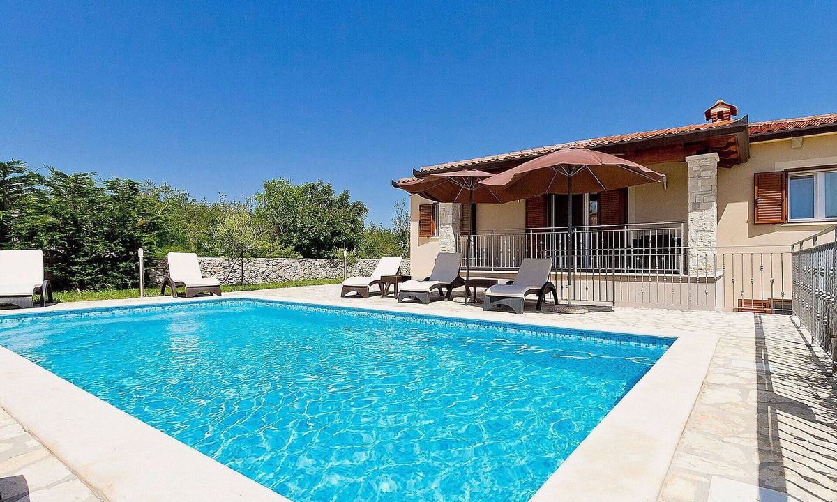 Salakovci Villa | Beautiful private villa for 10 guests with WIFI, private pool, A/C, TV, terrace and pets allowed