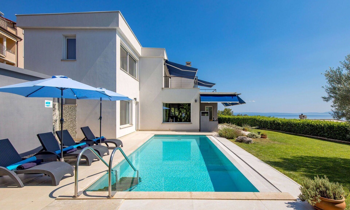 Sarsoni Villa | Beautiful private villa for 10 guests with WIFI, A/C, private pool, TV and terrace