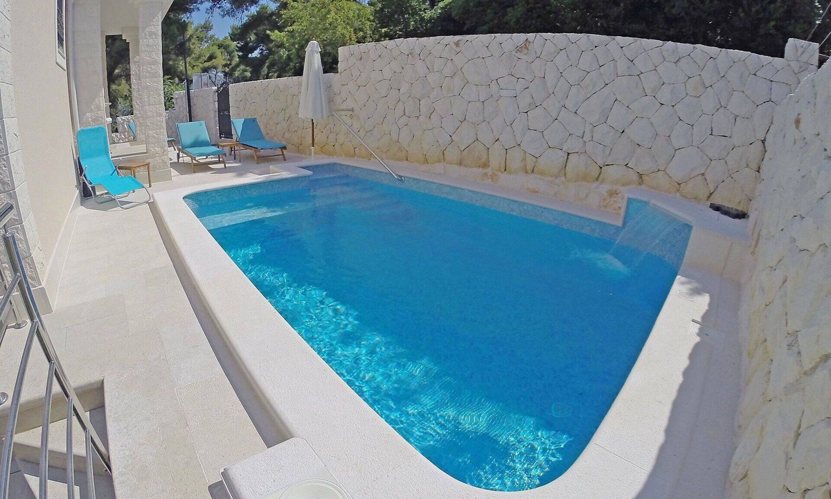 Okrug Donji House | Beautiful private villa for 10 people with A/C, WIFI, private pool, hot tub, TV and terrace