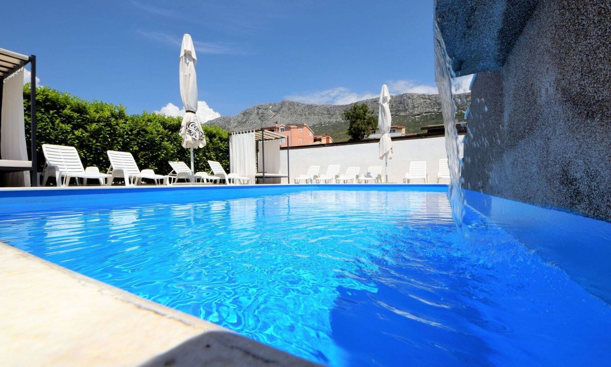 Kastel Sucurac House | Beautiful private villa for 10 people with A/C, private pool, WIFI, TV and terrace