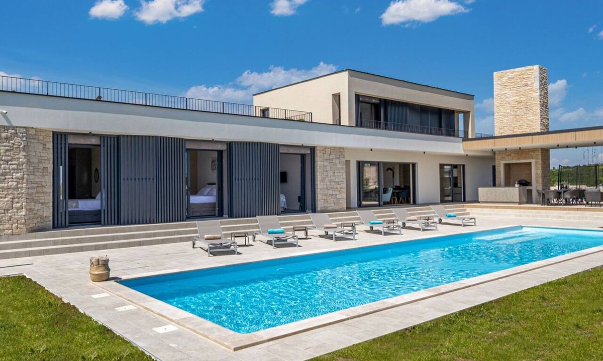 Nova Vas Villa | Beautiful private villa with private pool, WIFI, A/C, hot tub, TV, terrace and pets allowed