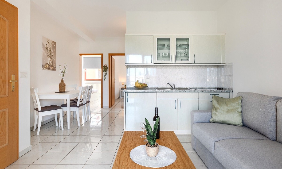Spadici Apartment | Beautiful spacious apartment (No. 1) with 2 bedrooms 300m to the beach