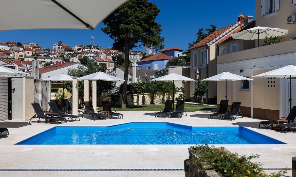 Cove Murtar Apartment | Beautiful vacation apartment in a vacation complex with private pool and garden