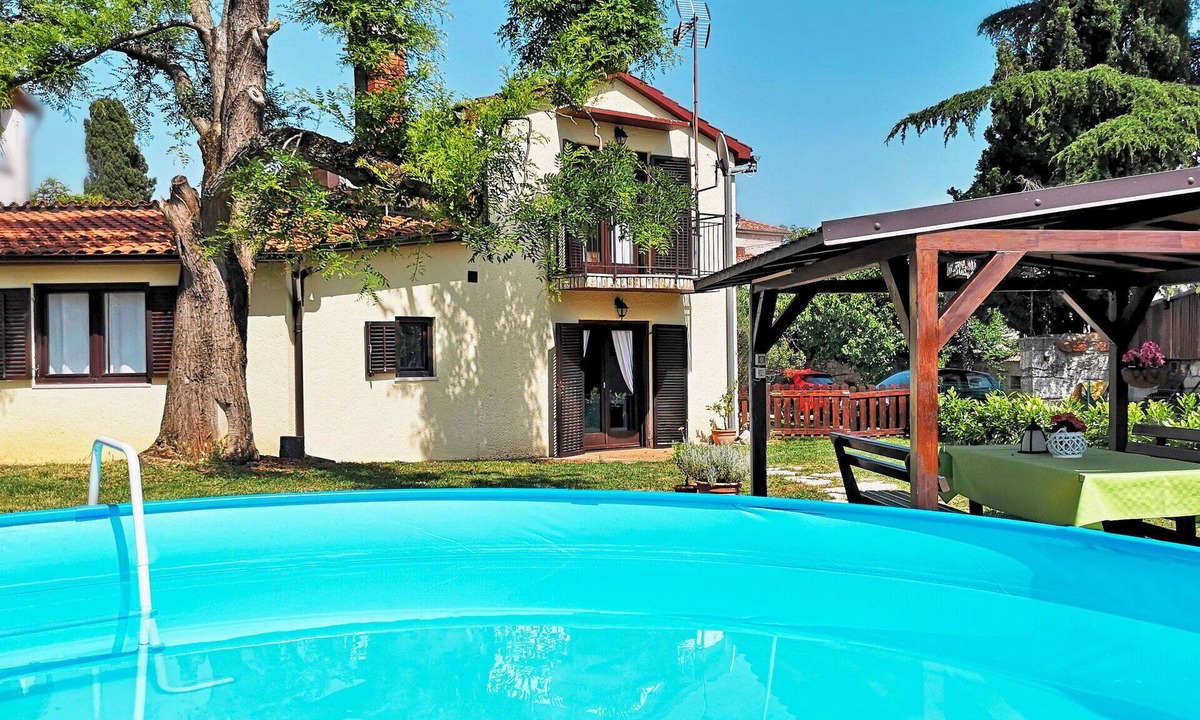 Buici House | Beautiful villa for 6 guests with A/C, WIFI, private pool, TV, terrace and pets allowed