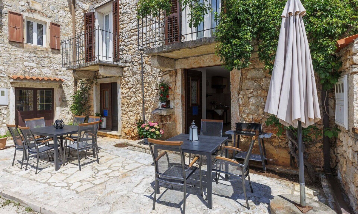 Kukci House | Beautiful villa for 8 guests with WIFI, A/C, TV, terrace and pets allowed