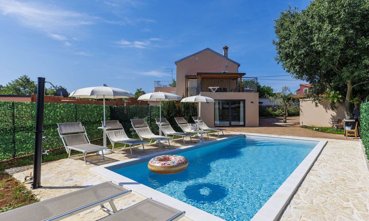 Radini House | Beautiful villa for 8 guests with A/C, WIFI, private pool, TV, terrace and pets allowed