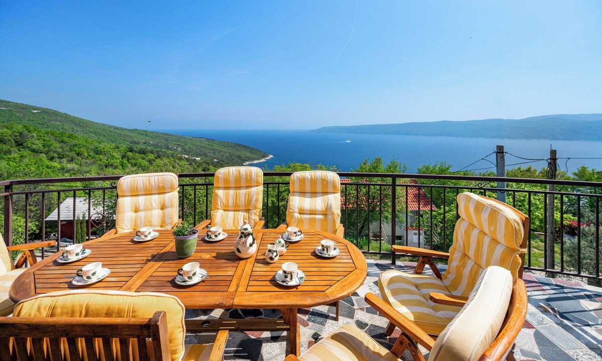 Zagorje House | Beautiful villa with an above-ground pool and magnificent ocean views