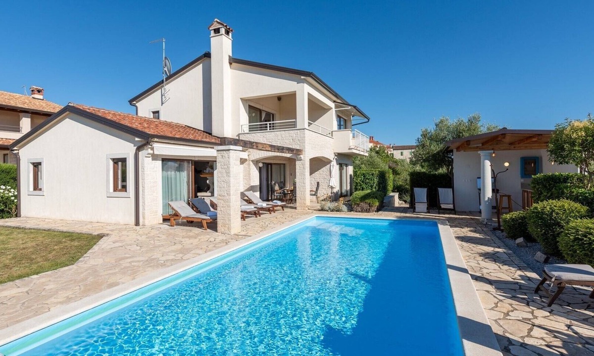Strpacici Villa | Beautiful Villa Nira with a swimming pool