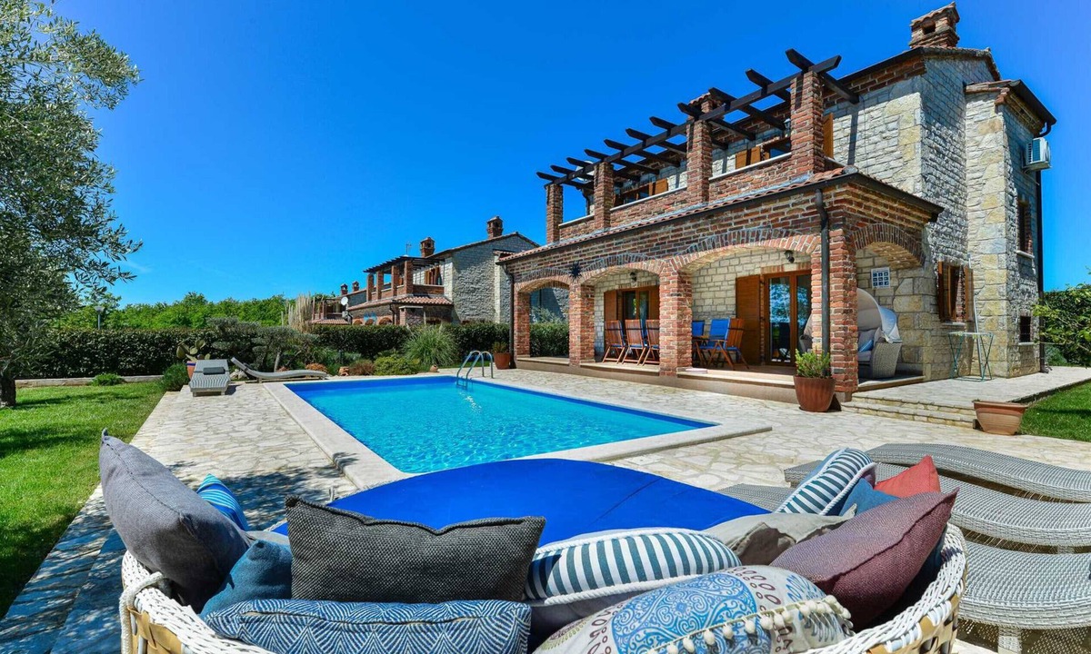 Butkovici Villa | Beautiful Villa Toscana Sole with pool, tennis court and children playground