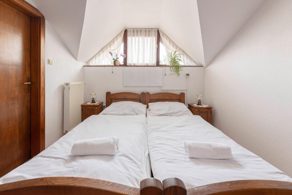 Kamnik Bed & Breakfast | Bed and Breakfast Mili Vrh