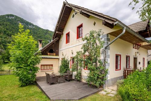 Bohinjska Bela House | Bela Luna - Charming Garden Cottage near Lake Bled