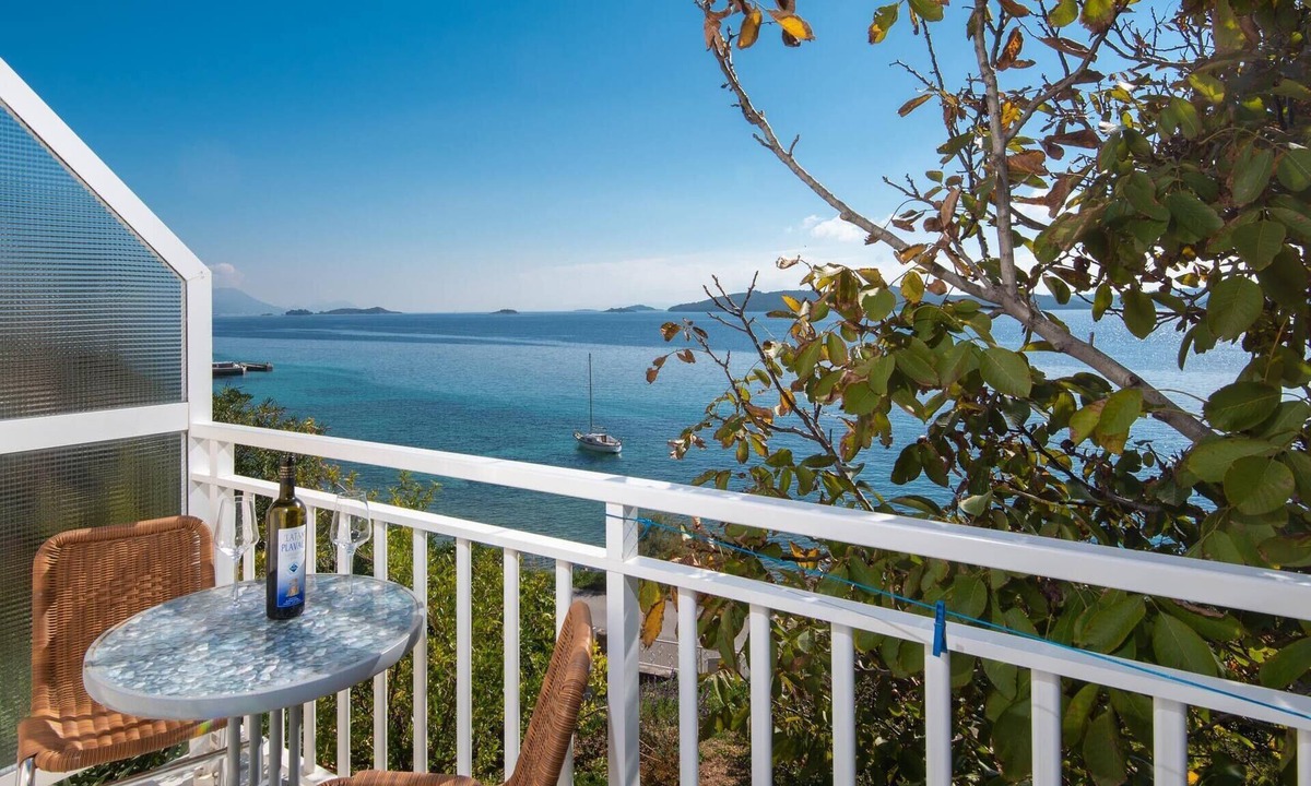 Kuciste Apartment | Bella Perna 2-Bedroom Holiday Apartment with Sea-view!