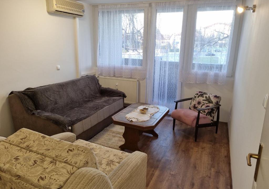 Siska District Apartment | big Tivoli studio