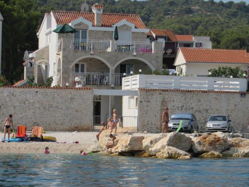 Slatine Apartment | Bonacic Palace