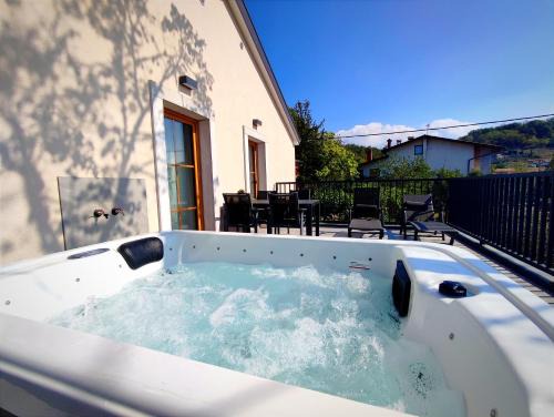 Dobravlje House | Boutique rooms by Petrič winery