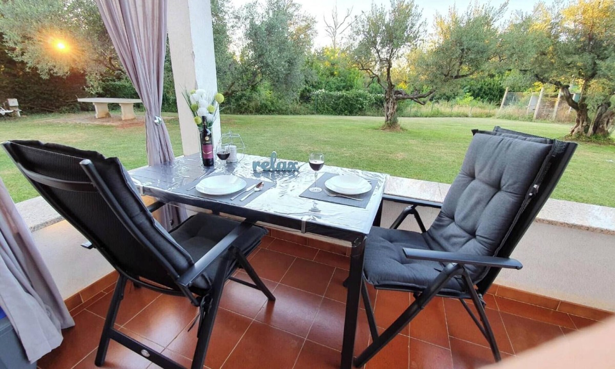 Zambratija Apartment | Bright accommodation near the sea in Zambratija