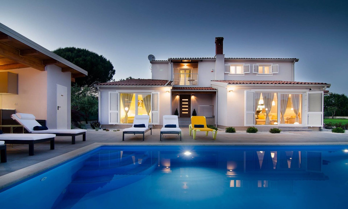 Fazana House | Captain´s House - Riesiger Garten und Beheizter Pool