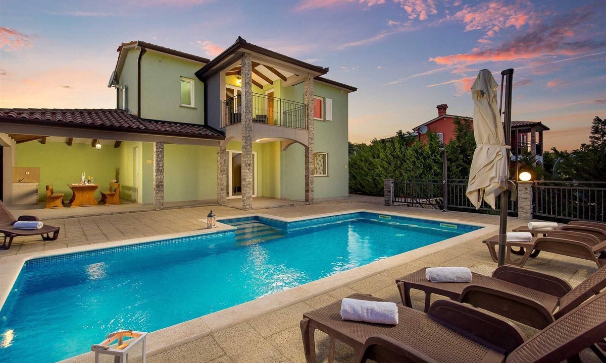 Mali Turini Villa | Casa Aurelia a pet-friendly retreat with Wallbox
