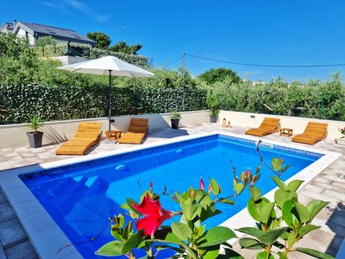 Mejasi House | Casa Bella with Private Pool