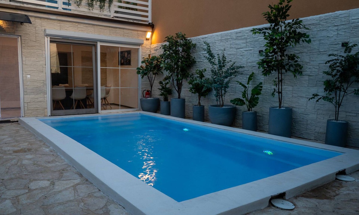 Valkarin Ski Chalet | Casa San Marco with private heated pool in Porec, Istria