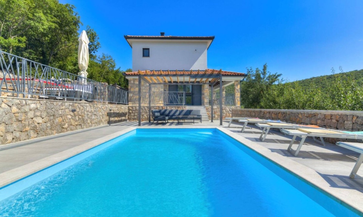 Novi Vinodolski Villa | Casa Verde with pool&whirpool by Villas Guide