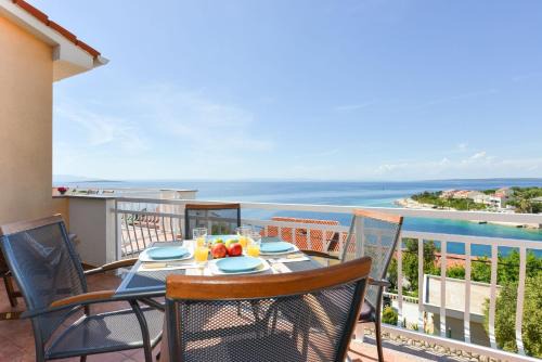 Lun Apartment | Cecilia Apartments - stunning sea views and relaxing Mediterranean getaway